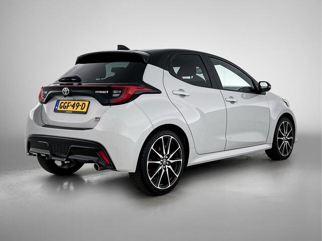 Toyota YARIS 1.5 Hybrid GR Sport | JBL | Dodehoek detectie | Stoelverwarming | Draadloze telefoonlader | Navigatie | Apple CarPlay/Android Auto | Climate Control | Cruise Control Adaptive |