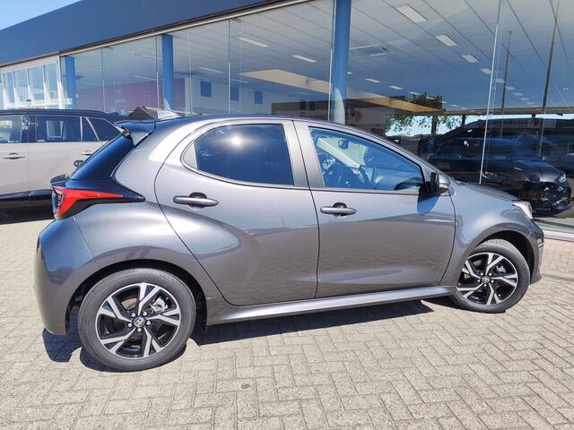 Toyota YARIS 1.5 Hybrid 115 Dynamic | Sensoren v/a | Stuur & Stoelverwarming