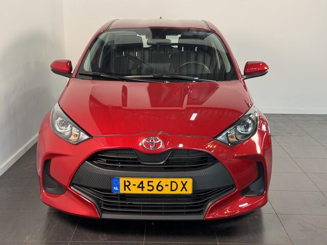 Toyota YARIS 1.5 VVT-i Active | Zeer lage KM-stand | Trekgewicht geremd 850 KG |