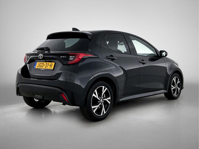 Toyota YARIS 1.5 Hybrid 115 Dynamic Comfort Pack | BTW voertuig | Dealer onderhouden | Stoel+Stuurverwarming | Dodehoek detectie | Parkeersensoren voor+achter | Climate Control | Cruise Control Adaptive | Navigatie | Apple CarPlay/Android