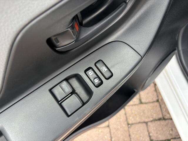 Toyota YARIS 1.5 Hybrid Aspiration, climate control, navi