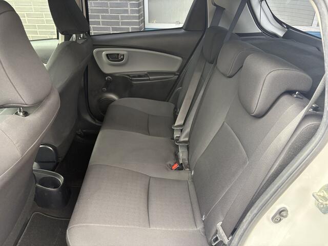 Toyota YARIS 1.5 Hybrid Aspiration, climate control, navi