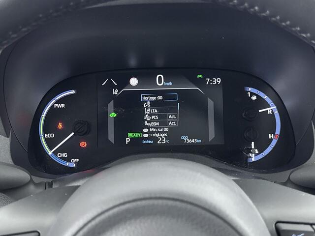 Toyota YARIS Cross 1.5 Hybrid Executive | Voorruit-Stuur-Stoelverwarming | Pano | JBL | Parkeersensoren V+A |