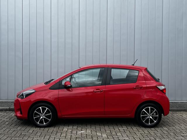 Toyota YARIS 1.0 VVT-i Connect NL Auto Airco Apple carplay Android auto Dealer onderhouden