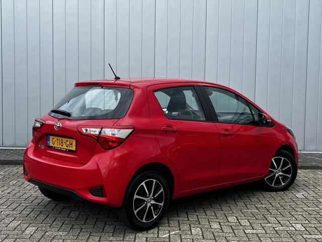 Toyota YARIS 1.0 VVT-i Connect NL Auto Airco Apple carplay Android auto Dealer onderhouden