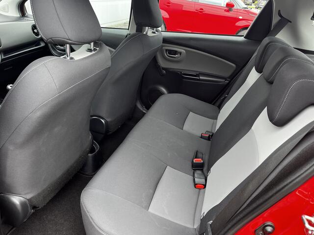 Toyota YARIS 1.0 VVT-i Connect NL Auto Airco Apple carplay Android auto Dealer onderhouden