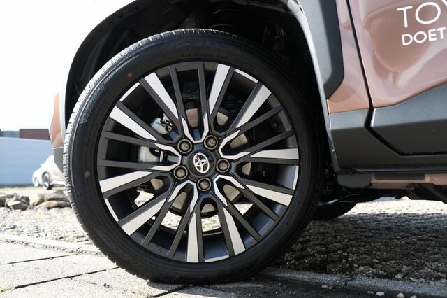 Toyota YARIS Cross 1.5 Hybrid 130 Executive Automaat | Premium Pack | Combimeter, 10" Head-up Display (HUD) | JBL® Premium Sound System met 8 speakers | LED Matrix koplampen met Adaptive High Beam System (AHS) en automa