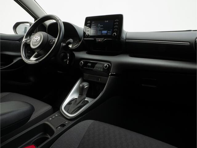 Toyota YARIS 1.5 Hybrid Active Nieuw model!/ Carplay/ Dab/ Camera/ Navigatie Apps/ Climate control/ Keyless/ Cruise control