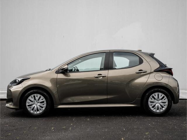 Toyota YARIS 1.5 Hybrid Active Nieuw model!/ Carplay/ Dab/ Camera/ Navigatie Apps/ Climate control/ Keyless/ Cruise control