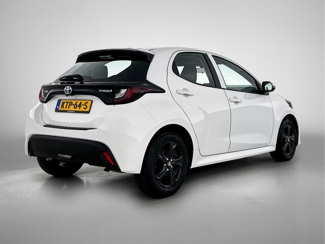 Toyota YARIS 1.5 Hybrid Active | Navigatie | Stoelverwarming | Licht Metalen Velgen | **
