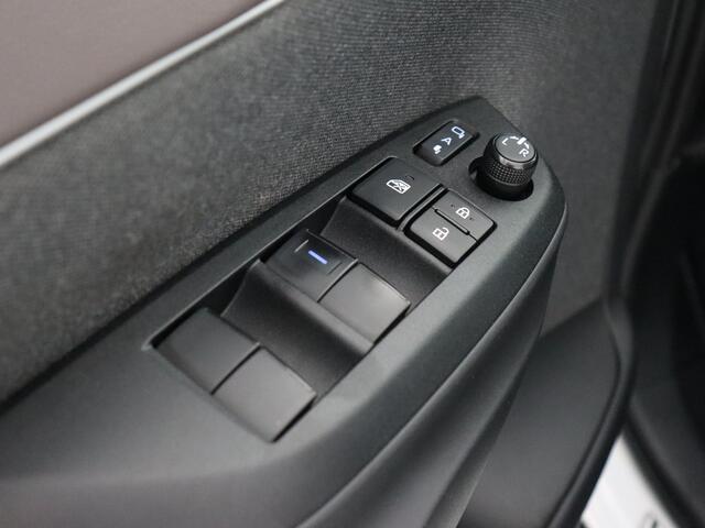 Toyota YARIS Cross 1.5 Hybrid Executive (Camera / Stoel-Stuurverwarming / Dodehoek / Half leder / Carplay / BiTone / ACC)