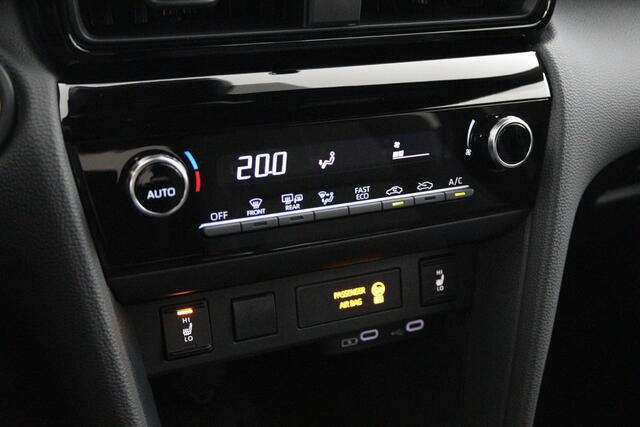 Toyota YARIS Cross 1.5 Hybrid 130 First Edition | Nieuw uit voorraad leverbaar! |