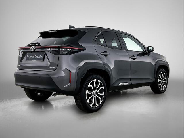 Toyota YARIS Cross 1.5 Hybrid 115 First Edition + | BTW voertuig | Stoel+stuurverwarming | Parkeersensoren voor+achter |