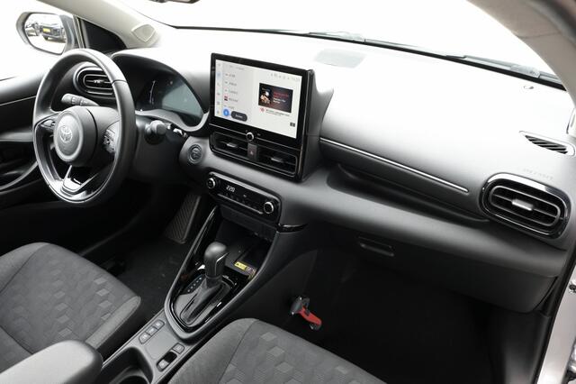 Toyota YARIS 1.5 Hybrid 115 Dynamic Automaat | Apple Carplay / Android auto | LED verlichting | Grille bovenzijde, pianozwart | Knipperlicht, LED | Koplamp, dagrijverlichting, LED Light Guide | Koplamp, LED | Kopl