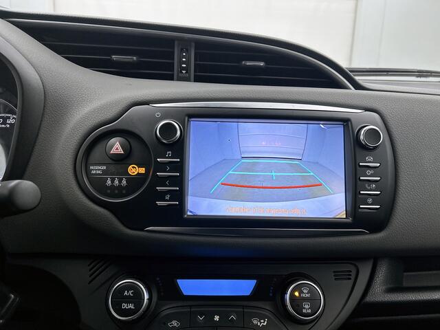 Toyota YARIS 1.5 VVT-i Aspiration | Navigatie | Cruise Control | Climate Control | Parkeersensoren Achter | Achteruitrijcamera | Bluetooth | Elektrische ramen voor |