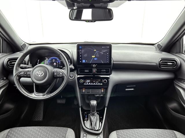 Toyota YARIS Cross 1.5 Hybrid 115 First Edition Comfort Pack | Dealer onderhouden | Stoel+stuurverwarming | Dodehoek detectie | parkeersensoren voor+achter | Navigatie | Climate Control | Cruise Control Adaptive | 1 sleutel aanwezig