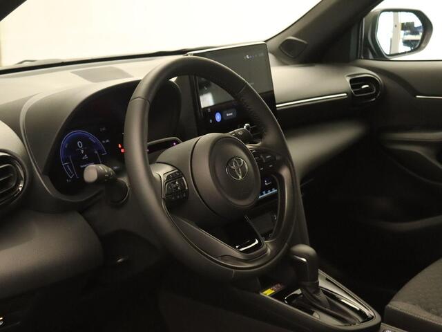 Toyota YARIS Cross 1.5 Hybrid 130 Dynamic - NIEUWE AUTO DIRECT UIT VOORRAAD LEVERBAAR - DODEHOEKDETECTIE - APPLE CARPLAY/ ANDROID AUTO - PARKEERSENSOREN VOOR/ACHTER - CLIMATE CONTROL - VOORRUITVERWARMING - STUURVERWARMING - STOELVERWARMING - ADAPTIEVE CRUISE CONTROL - CAMERA - DAB AUDIO