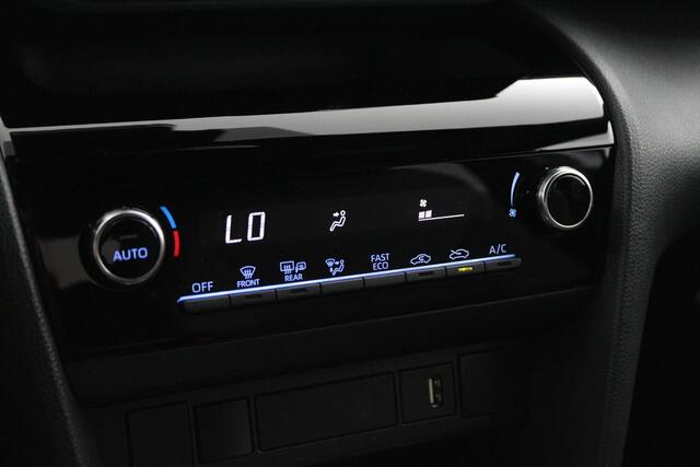 Toyota YARIS Cross 1.5 Hybrid Dynamic | Navigatie | Trekhaak | Parkeercamera |