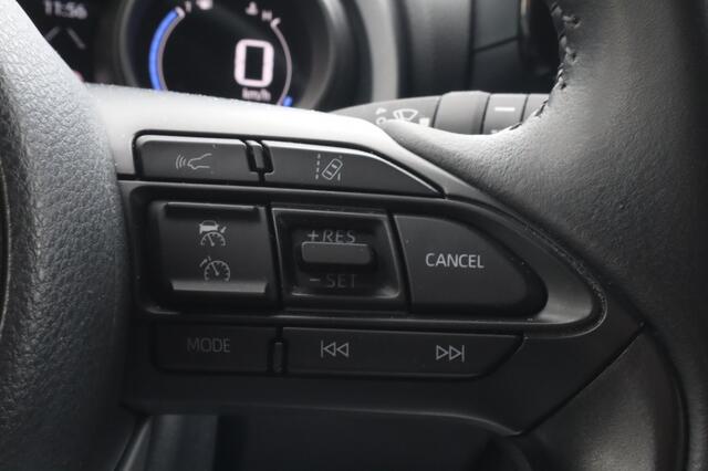 Toyota YARIS 1.5 Hybrid Dynamic Limited | Stoelverwarming | Keyless | 17 inch | All Seasons
