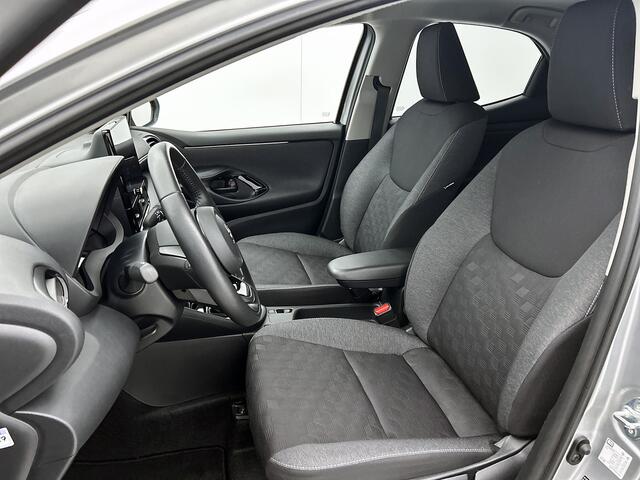 Toyota YARIS 1.5 Hybrid 115 Dynamic | Parkeersensoren V+A | Blindspot | Stuur-Stoelverwarming |
