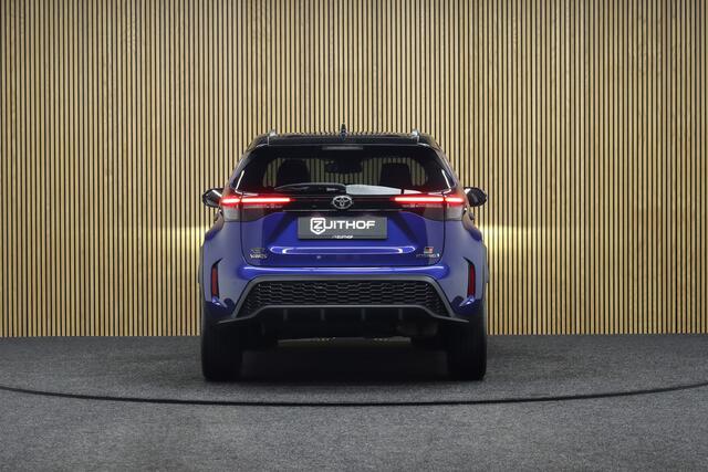 Toyota YARIS Cross 1.5 Hybrid GR Sport | Panoramadak | Parkeerhulp | Elec. bedienbare achterklep | Dodehoek detectie | Navigatie | Leder | Adaptive Cruise