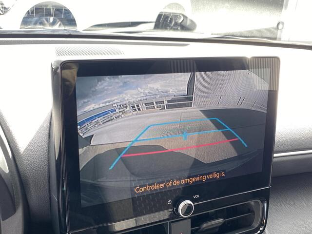 Toyota YARIS Cross 1.5 Hybrid 115 First Edition parkeersensoren Voor- & Achter, achteruitrij camera, stuurwiel verwarming, stoel verwarming, Navigatie Apple CarPlay/Android Auto