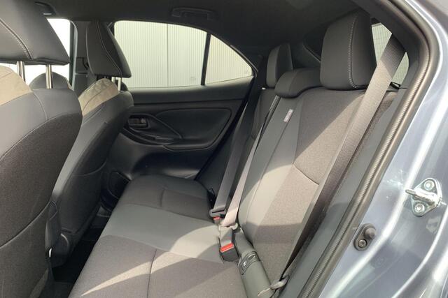 Toyota YARIS Cross 1.5 Hybrid 130 Executive | JBL Audio | Stuur en Stoelverwarming | Heads-Up Display | Parkeersensoren v&a | Elektrische Achterklep | Dodehoek Assistent |