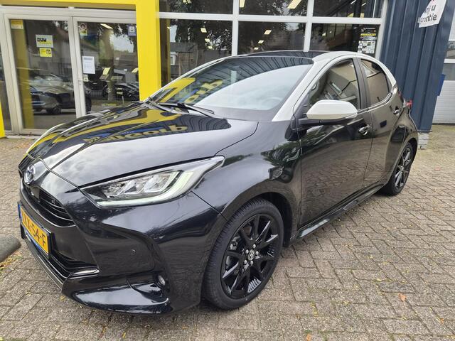 Toyota YARIS 1.5 Hybrid Executive Bi-Tone Pano All-in prijs!