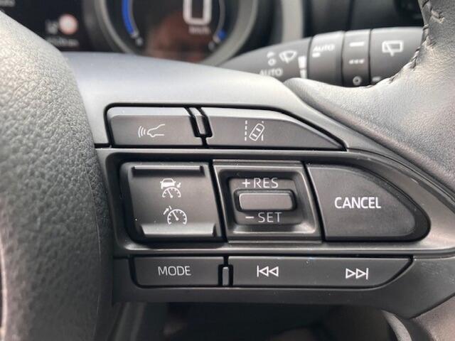 Toyota YARIS 1.5 Dynamic - camera - nav/apple/android - adap cruise