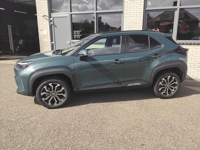 Toyota YARIS Cross 1.5 Hybrid 130 Style Edition Forest green/blindspot/