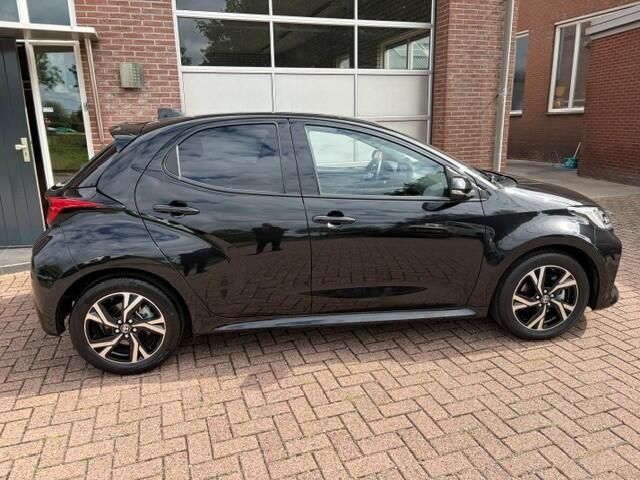 Toyota YARIS 1.5 Hybrid 115 First Edition