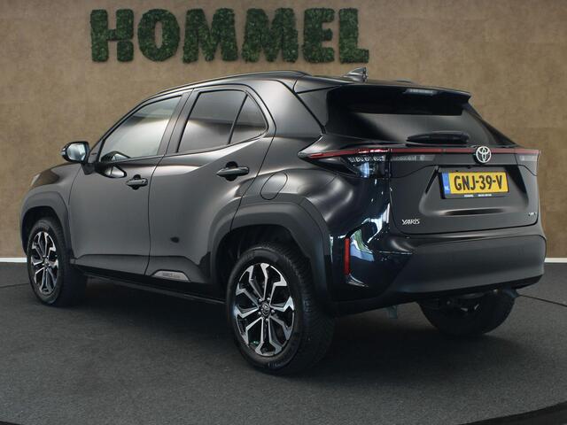 Toyota YARIS Cross 1.5 Hybrid 130 Executive - 17 INCH LICHT METALEN VELGEN MET MICHELIN CROSS CLIMATE BANDEN - NAVIGATIE - PARKEERSENSOREN VOOR/ ACHTER - CLIMATE CONTROL - CAMERA - VOORSTOELEN VERWARMD - KEYLESS ENTRY/ START - DODEHOEK DETECTIE - DRAADLOZE TELEFOONLADER - STUUR/ VOORRUIT VERWARMD