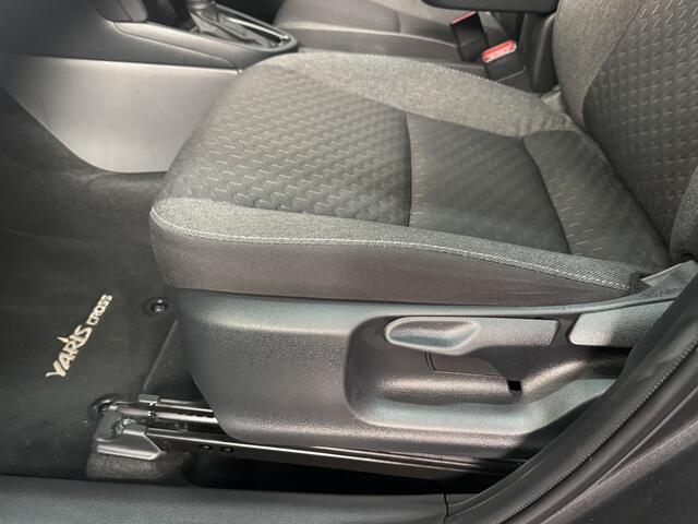Toyota YARIS Cross 1.5 Hybrid 130 Dynamic + Comfort Pack | Dodehoekdetectie | Parkeersensoren voor en achter | 130 pk |