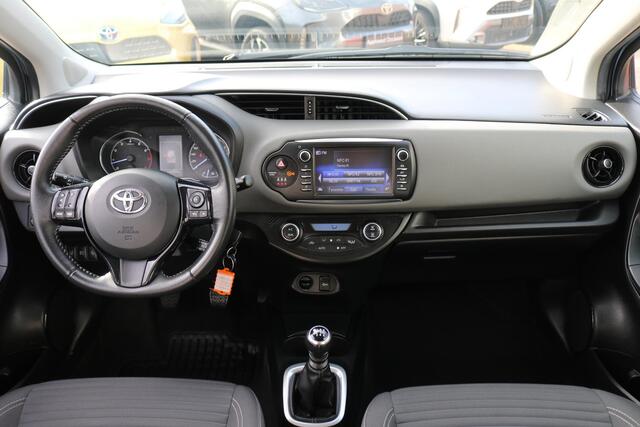 Toyota YARIS 1.5 VVT-i Aspiration Navigatie, Cruise controle, Achteruitrijcamera