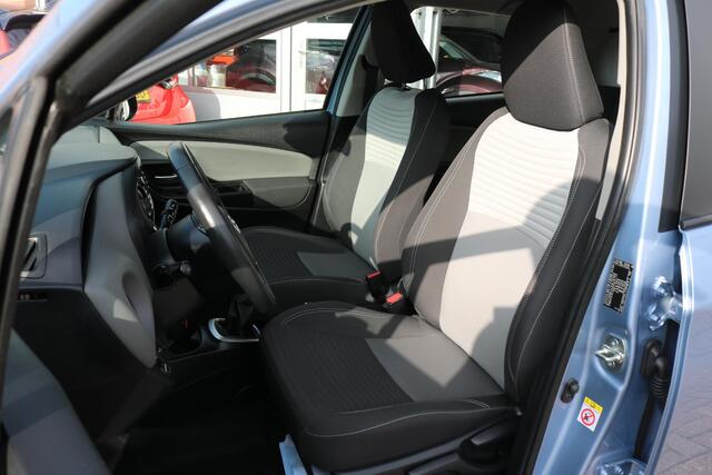 Toyota YARIS 1.5 VVT-i Aspiration Navigatie, Cruise controle, Achteruitrijcamera