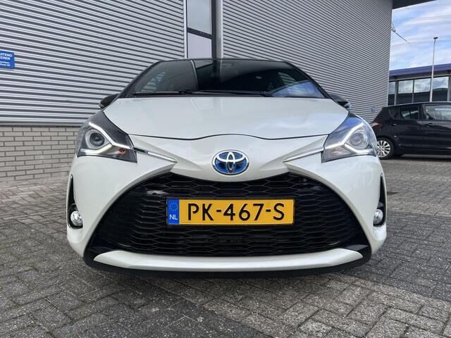 Toyota YARIS 1.5 Hybrid Bi-Tone Automaat | 16" Lichtmetalen Velgen | Climate Control | Elek. Raambediening