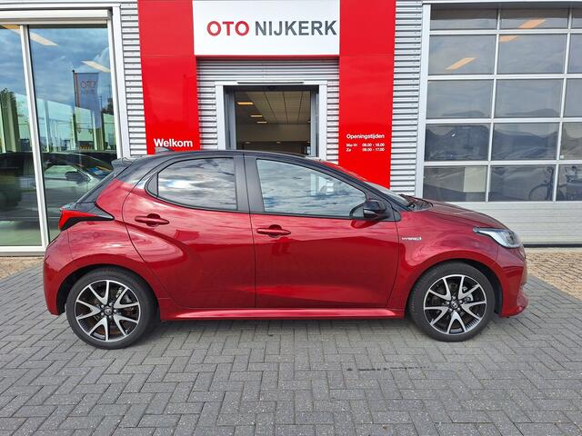 Toyota YARIS 1.5 Hybrid Style Bi-Tone Limited