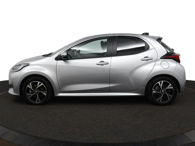 Toyota YARIS 1.5 Hybrid 115 Dynamic | Comfort Pack | Stoel / Stuurverwarming | Dodehoekdetectie | Parkeersensoren |
