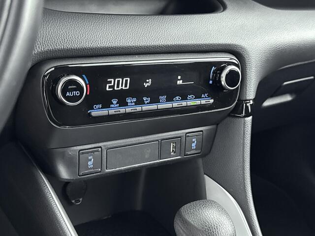 Toyota YARIS 1.5 Hybrid 115 Dynamic Navi | Stoelverwarming | Automatisch Dimmende Binnenspiegel | Elektrische Ramen V+A | Lichtmetalen Velgen |