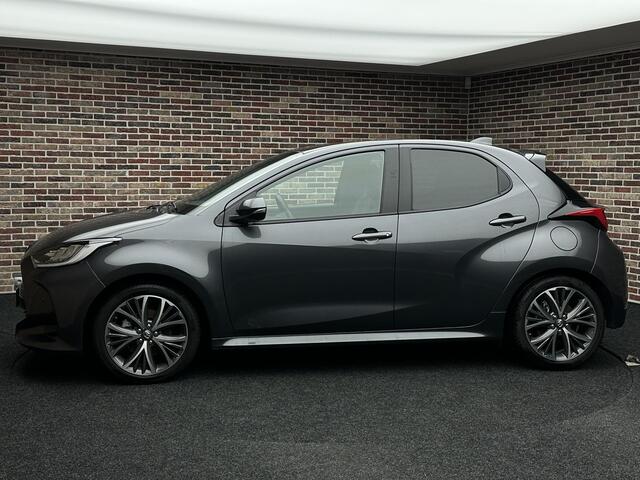 Toyota YARIS 1.5 Hybrid 130 Executive Camera StoelVrwm StuurVrwm NAP