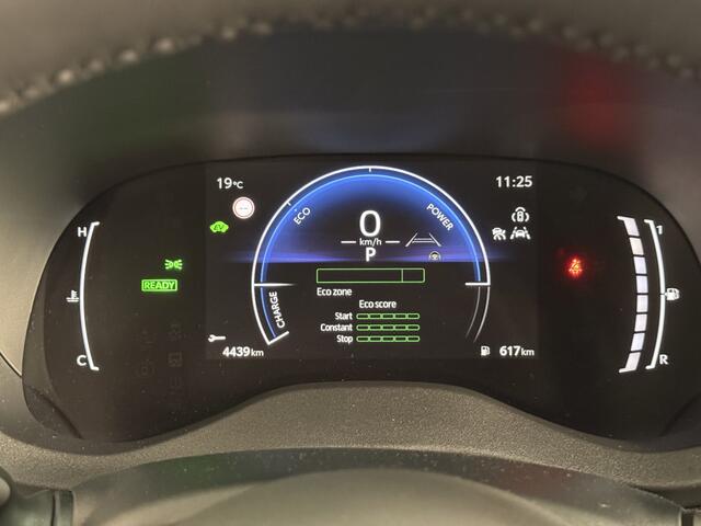 Toyota YARIS Cross 1.5 Hybrid 115 Dynamic | Stoel / Stuur en voorruitverwarming | Parkeersensoren |