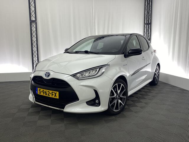 Toyota YARIS 1.5 Hybrid Dynamic Automaat | Trekhaak | CarPlay | Stoelverw. | Camera | 17'' | Parelmoer | ACC | Cruise