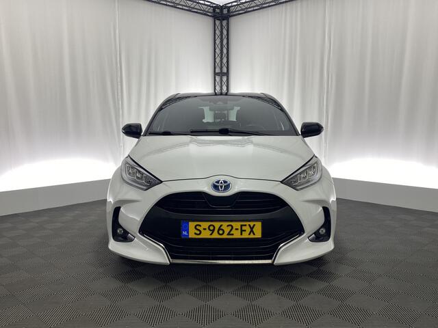 Toyota YARIS 1.5 Hybrid Dynamic Automaat | Trekhaak | CarPlay | Stoelverw. | Camera | 17'' | Parelmoer | ACC | Cruise