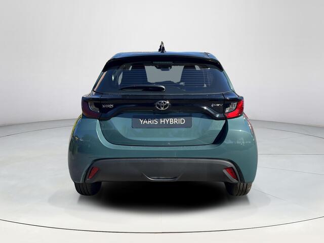 Toyota YARIS 1.5 Hybrid 115 Comfort | Forest green metallic | Nieuw uit voorraad leverbaar |