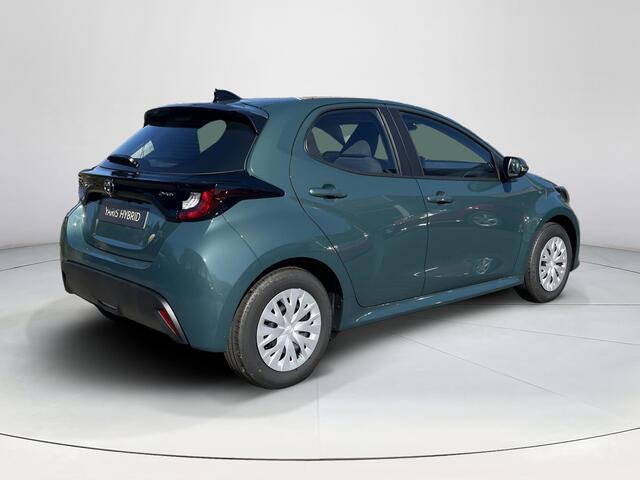 Toyota YARIS 1.5 Hybrid 115 Comfort | Forest green metallic | Nieuw uit voorraad leverbaar |