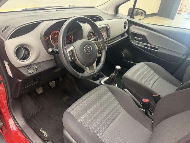 Toyota YARIS 1.3 VVT-i Business Plus | 4 Cilinder | Airco | Cruise | Cam achter | NL auto