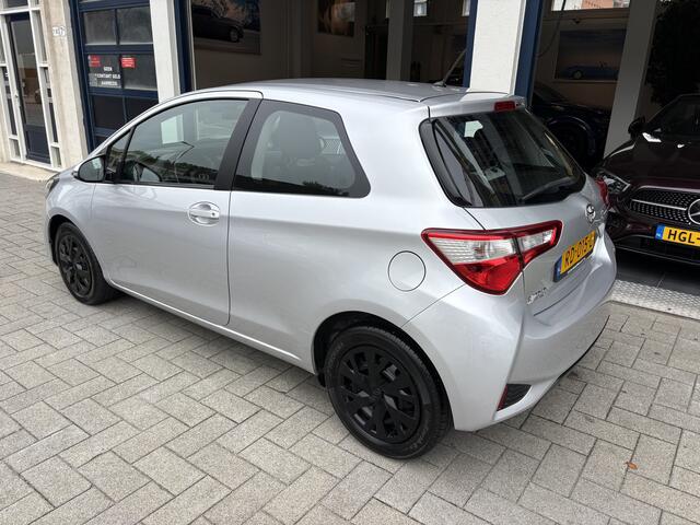 Toyota YARIS 1.5 VVT-i Aspiration AUTOMAAT/NL AUTO/CLIMA/CAMERA