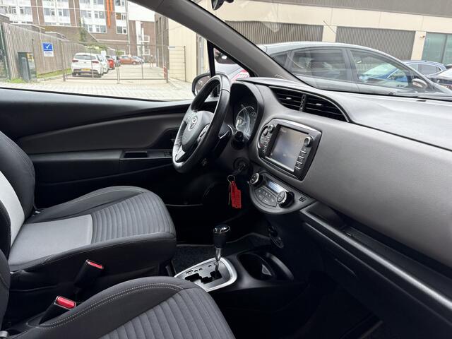 Toyota YARIS 1.5 VVT-i Aspiration AUTOMAAT/NL AUTO/CLIMA/CAMERA