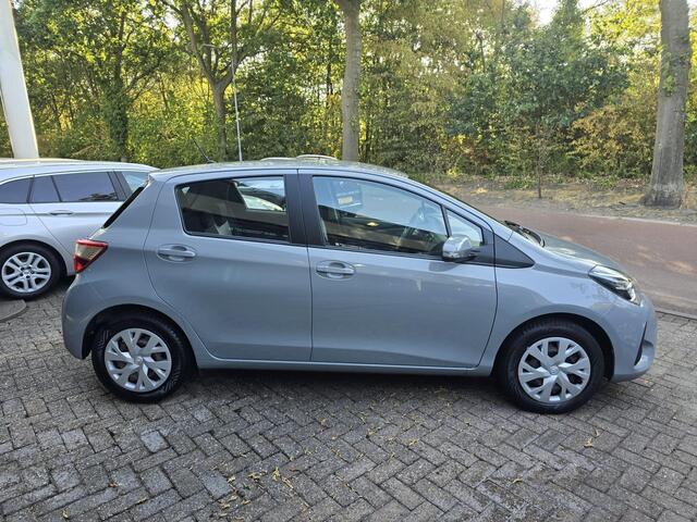 Toyota YARIS 1.5 VVT-i Active | 2E EIGENAAR | 3/6 OF 12 MND GARANTIE | CAMERA | AIRCO | NW APK |