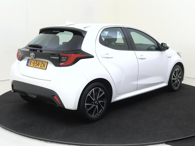 Toyota YARIS 1.5 Hybrid Dynamic 116PK | Navigatie | Lichtmetalen Velgen | Achteruitrijcamera | Climate Control | Keyless entry |